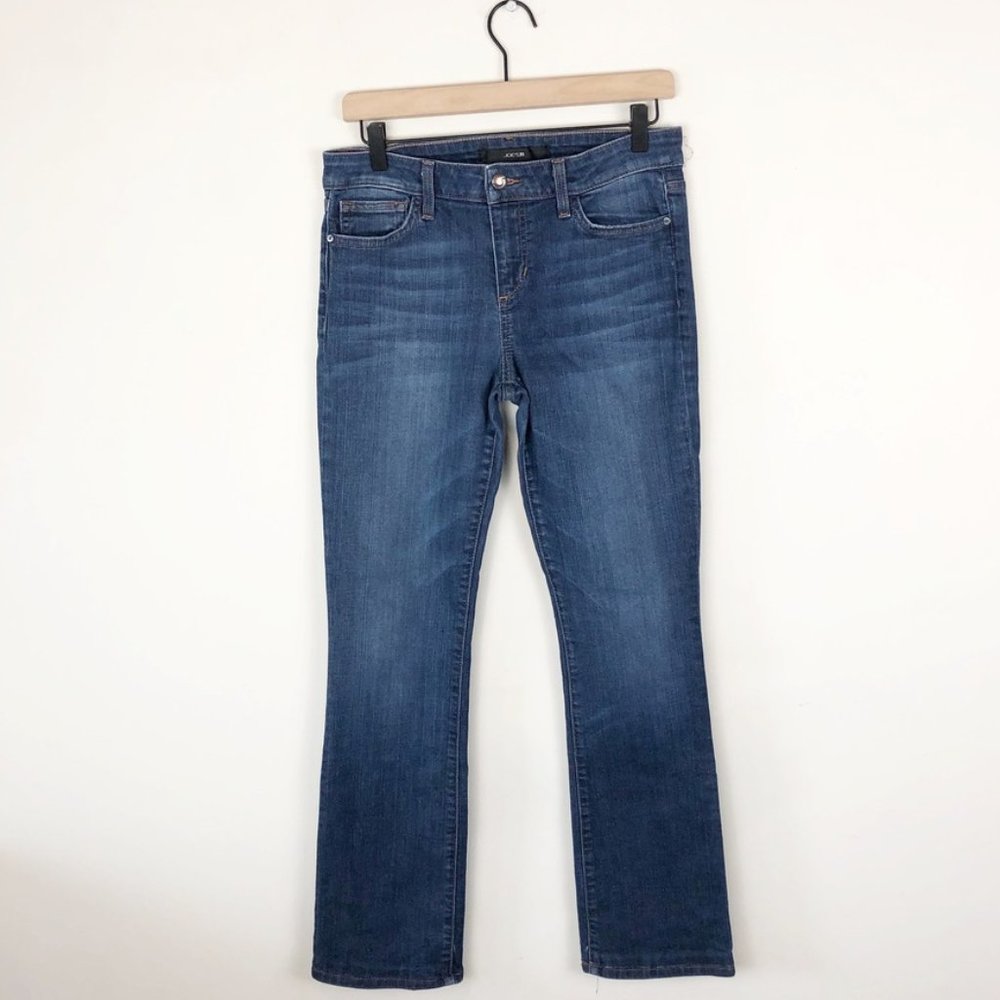 Joe's Jeans Slim Fit Mini Boot Jeans. Size 29.  Inseam 30”